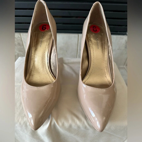 BCBGeneration Heels Beige Nude Patent Platform Pointy Toe - Size 6 - Picture 1 of 8
